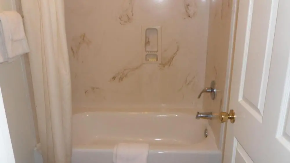 Deluxe Inn Palacios 9